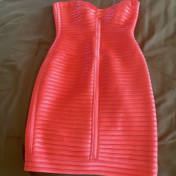 Coral dress - Picture 4 of 4